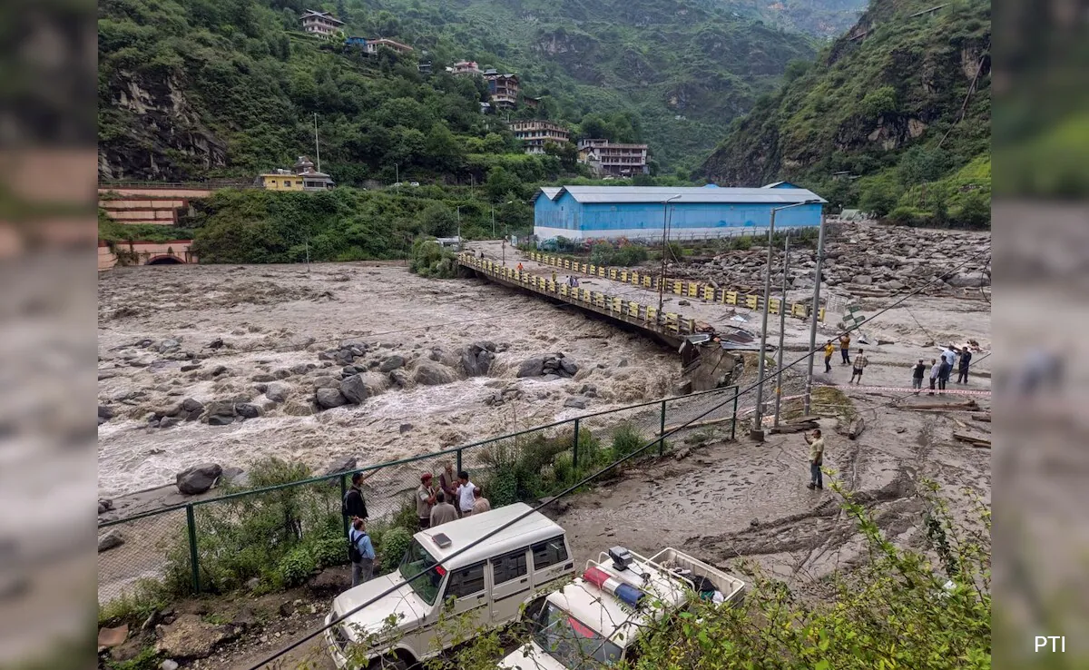 हिमाचल में बादल फटने से तबाही: 85 की मौत, दर्जनों लापता