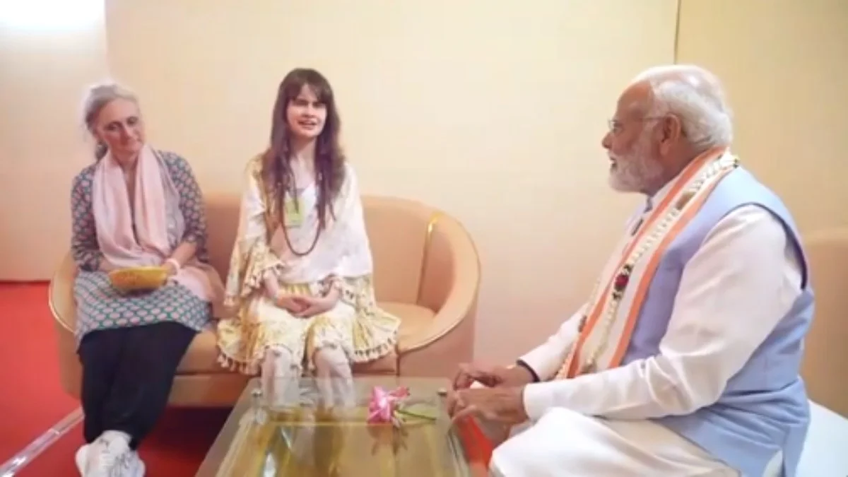जर्मन गायिका कैसेंड्रा स्पिटमैन ने तमिलनाडु में पीएम मोदी से मुलाकात की