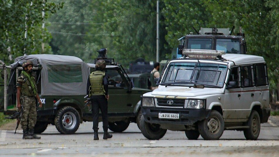 आतंकी हमले में 5 जवान शहीद - 5 soldiers martyred in terrorist attack