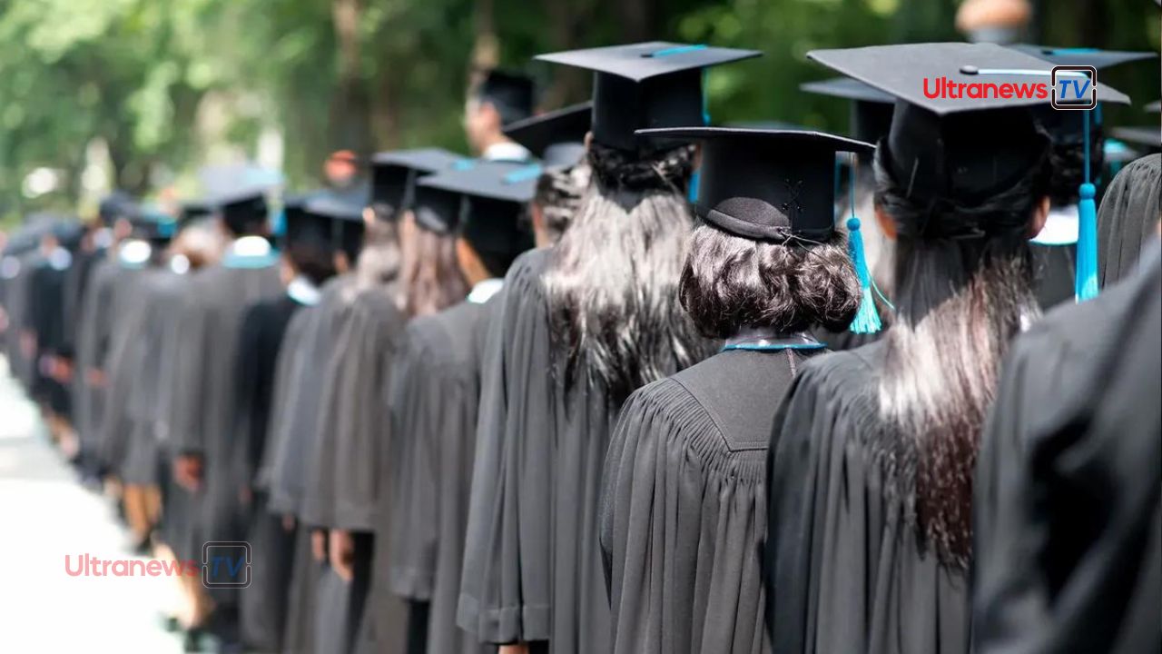 महज डिग्री न बांटें शिक्षण संस्थान - Educational institutions should not just distribute degrees.