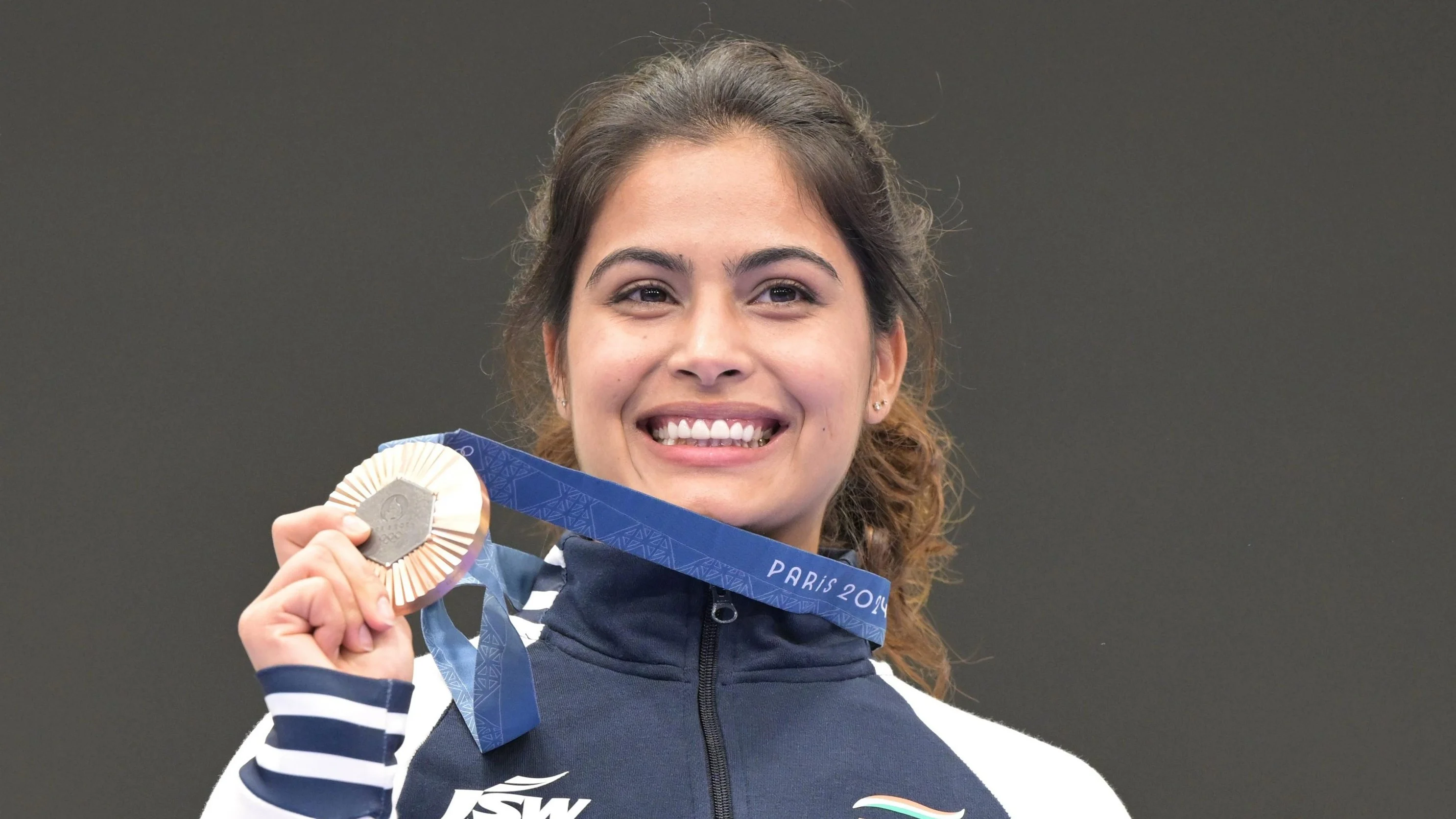 मनु भाकर को खेल रत्न पुरस्कार से वंचित कर दिया गया - Manu Bhaker snubbed for Khel Ratna award