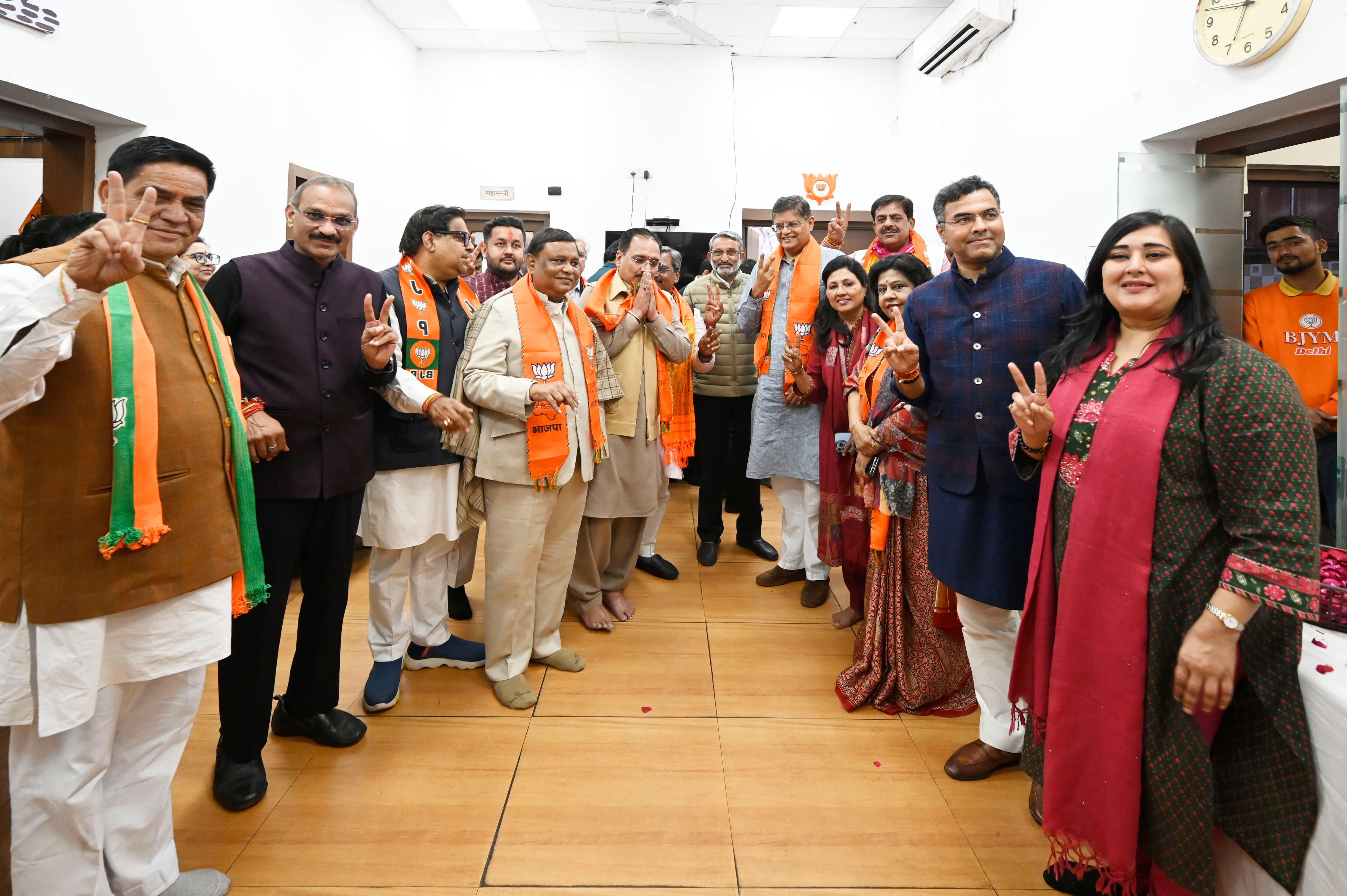 Delhi CM Oath Ceremony: दिल्ली में मुख्यमंत्री के शपथ के लिए दिन और समय तय, रामलीला मैदान में तैयारी शुरू