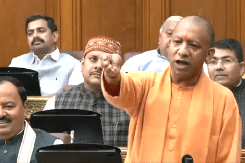CM योगी: 'औरंगजेब को आदर्श मानने वाले MLA को यूपी भेजिए, ढंग से इलाज कर देंगे'
