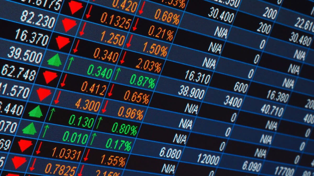Stock Market News: अच्छी शुरुआत के बाद फिर आखिरी घंटे में गिर मार्केट!