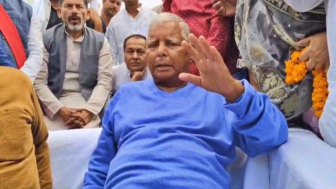 Land For Jobs Case: ईडी दफ्तर पहुंचे लालू प्रसाद, राजद समर्थकों ने की नारेबाजी; तेजस्वी यादव ने ऐसा कहा