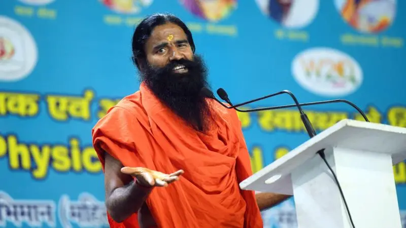 रामदेव बाबा ने फिर की पर टिप्पणी  हाईकोर्ट ने लगाई फटकार