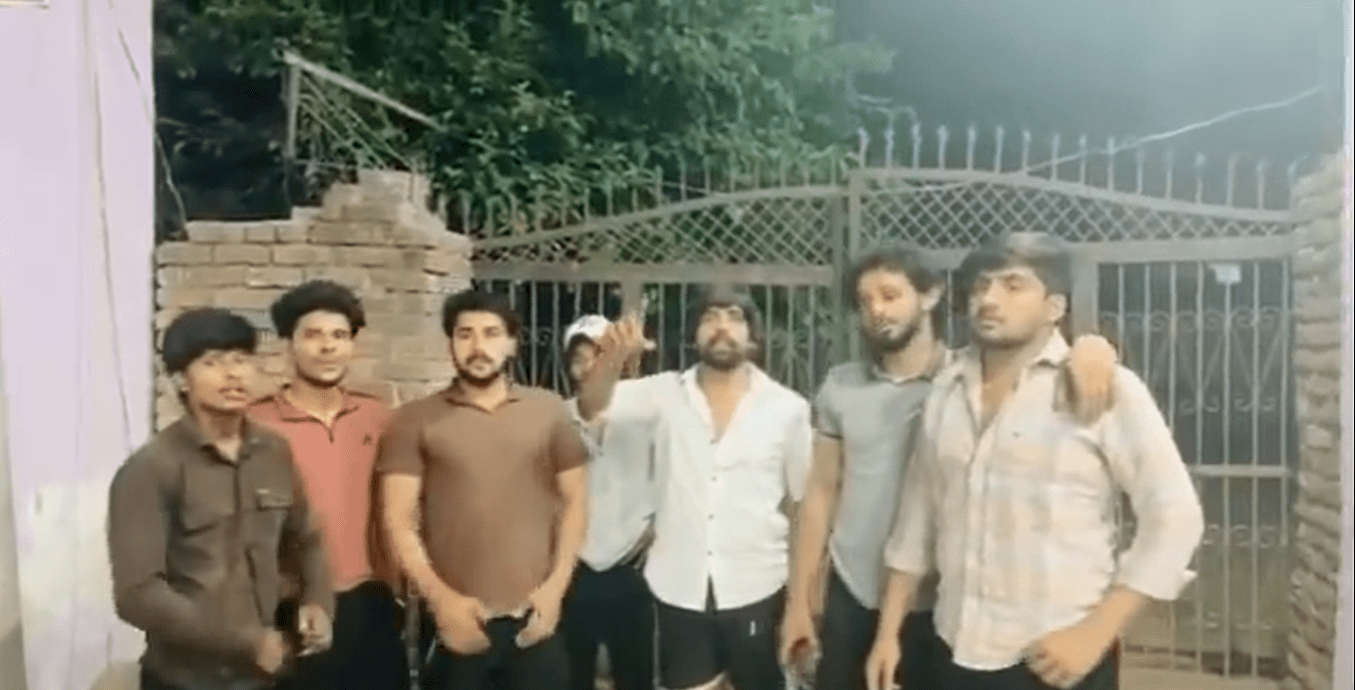 पहलगाम हमले के बाद मुस्लिमों की एंट्री बैन, गांव के युवाओं का फरमान, वीडियो वायरल