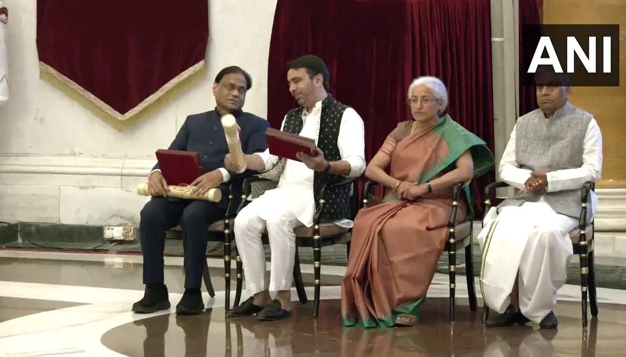 चौधरी चरण सिंह, नरसिम्हा राव, एमएस स्वामीनाथन, कर्पूरी ठाकुर, को मिला भारत रत्न