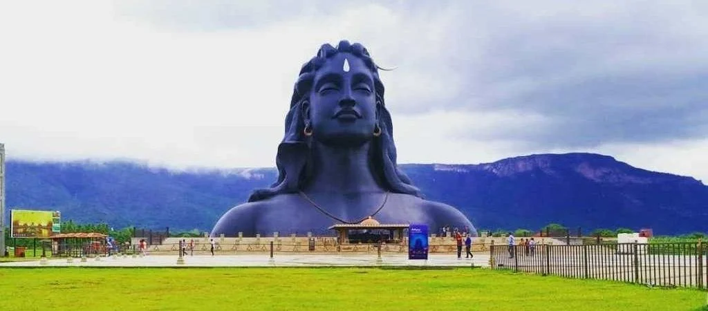 ईशा योग केंद्र, कोयंबटूर में एक दिन - A Day in Isha Yoga Center Coimbatore