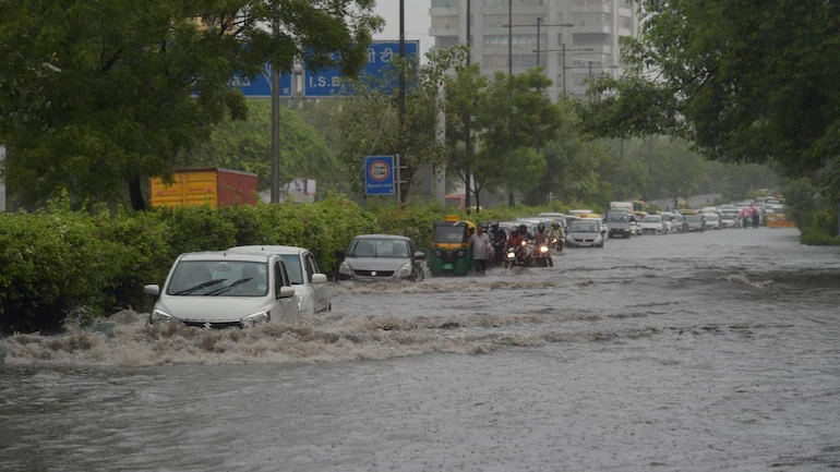 राजधानी में मौसम लेने वाला है करवट