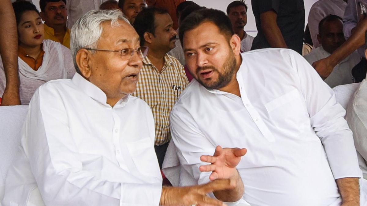 नीतीश तेजस्वी 16 अगस्त को करेंगे कैबिनेट विस्तार का ऐलान, कैबिनेट विस्तार को लेकर दोनों के बीच बनी सहमति