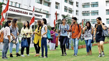 CUET के साथ मर्ज होगा NEET और JEE का एंट्रेंस एग्जाम? NEET और JEE के सिलेबस में भी होंगे बदलाव