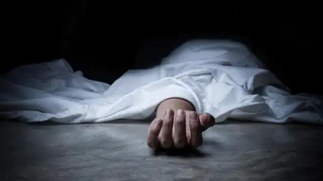 बीमारी से परेशान चल रही बच्ची ने पेड़ पर लटक कर दी अपने जान, लिवर सिरोसिस की बीमारी से थी पीड़ित