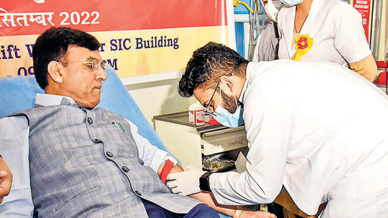 स्वास्थ्य मंत्री मनसुख मंडाविया ने दी जानकारी, देश ने रक्तदान से कीर्तिमान रचा