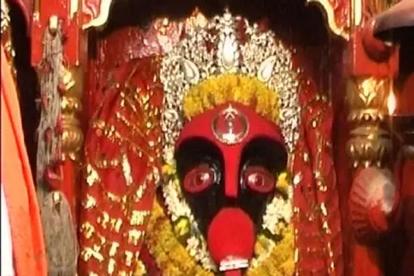 इस मंदिर में माता कालरात्रि की पूजा करने से घर में गूंजती है किलकारियां !