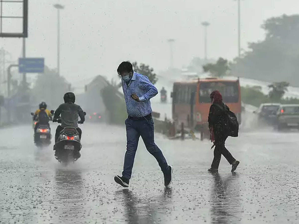 आज भी नहीं थमेगा मुसीबत की बारिश का दौर, इन इलाकों में होगी झमाझम वर्षा
