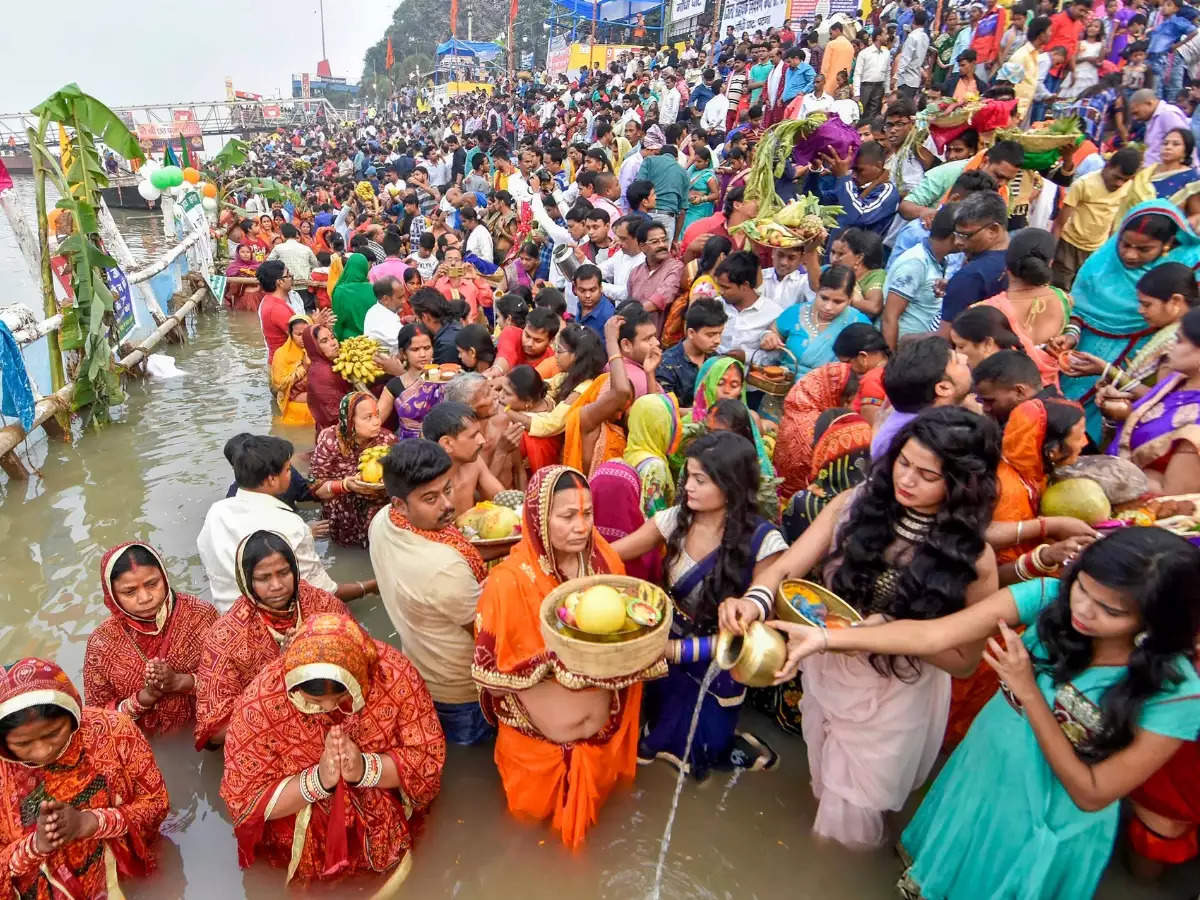 छठ पर्व के लिए दिल्ली में बनाए गए 1100 घाट, श्रद्धालुओं को मिलेंगी ये सुविधाएं