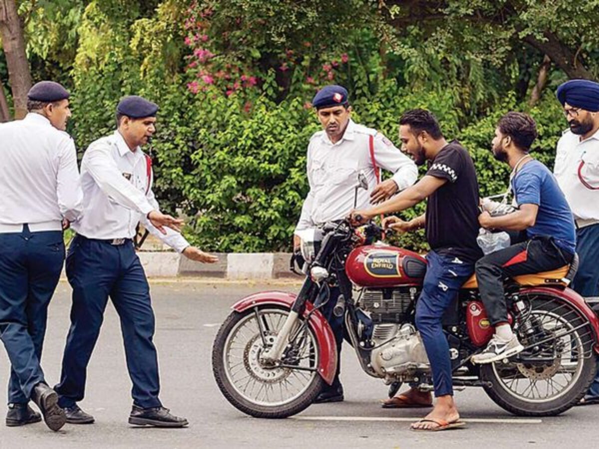 आधी बांह की शर्ट पहनी तो कटेगा चालान ?...जान लें यह नियम