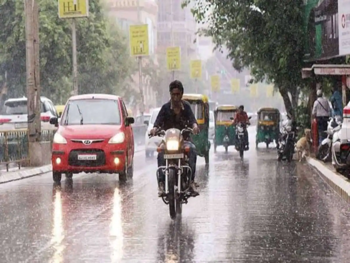 दिल्ली समेत उत्तर भारत के इन राज्यों में बारिश की संभावना, देशभर में कुछ ऐसे होंगे मौसम के तेवर