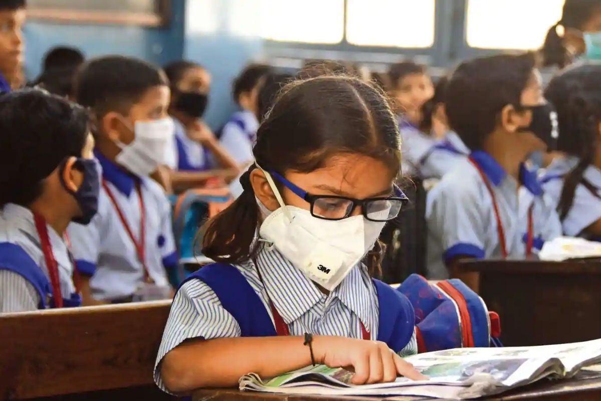कल से बंद रहेंगे सभी स्कूल कॉलेज, इन राज्यों के स्कूलों पर लागू होंगे कड़े नियम