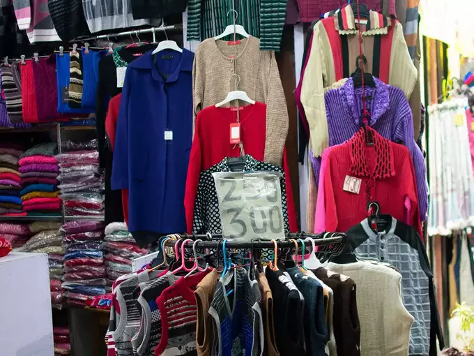 दिल्ली के इन मार्केट में मिलते हैं 500 रुपय में सर्दियों के सभी कपड़े- Delhi NCR Best Cheap Winter Market