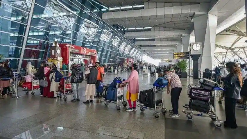 क्या नई गाइडलाइन्स से दिल्ली एयरपोर्ट की भीड़ होगी कम ?