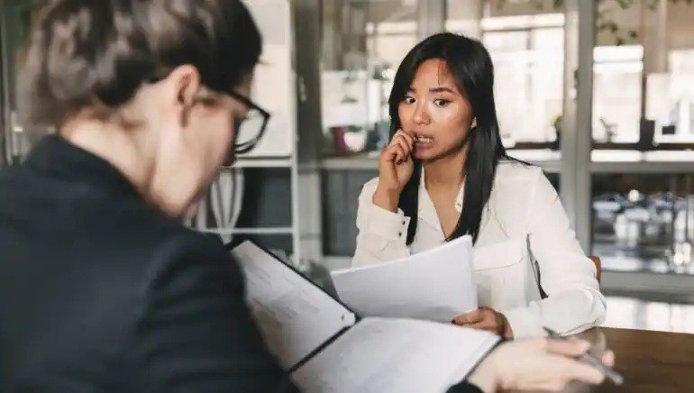 ये आदतें बिगाड़ सकती है आपके बनते करियर को - Success Mantra