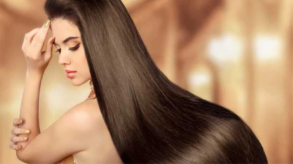 सर्दियों में ऐसे करें अपने बालों की देखभाल - Hair Care Tips