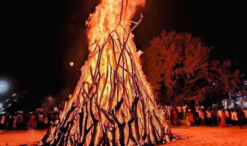 Holi 2023 Date - होली कब है ? जाने सही तारीख, होलिका दहन का शुभ मुहूर्त और पूजा विधि