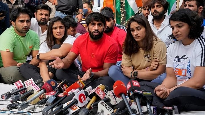 Supreme Court on wrestlers : सुप्रीम कोर्ट ने दिया पहलवानों को बड़ा झटका, बंद किया केस