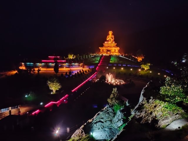 Low Budget Tourist Places in India : कम बजट में घूमने के लिए बेस्ट हैं ये प्लेसेस