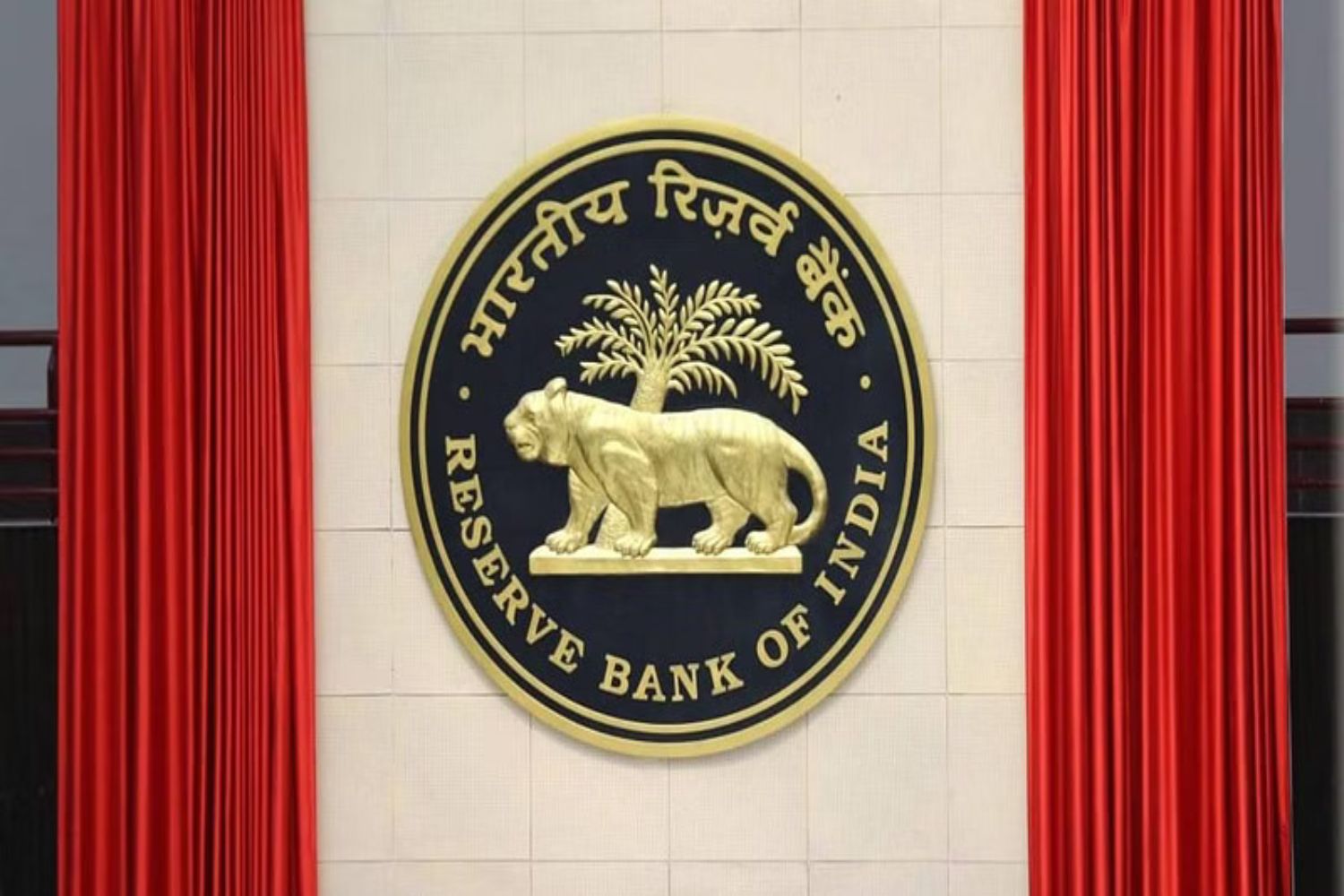 अब बैंक देंगे पैसा - ‘100 डेज़ 100 पे’ अभियान की शुरुआत