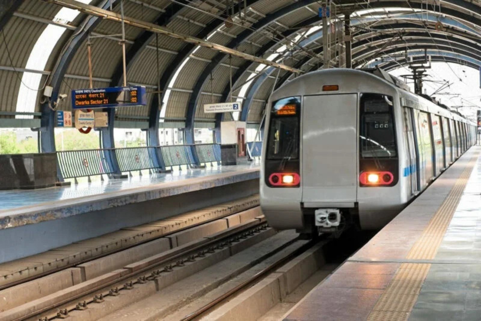 Delhi Metro News: दिल्ली मेट्रो के फेज-4 में कितने स्टेशन हैं और कब पूरा होगा?