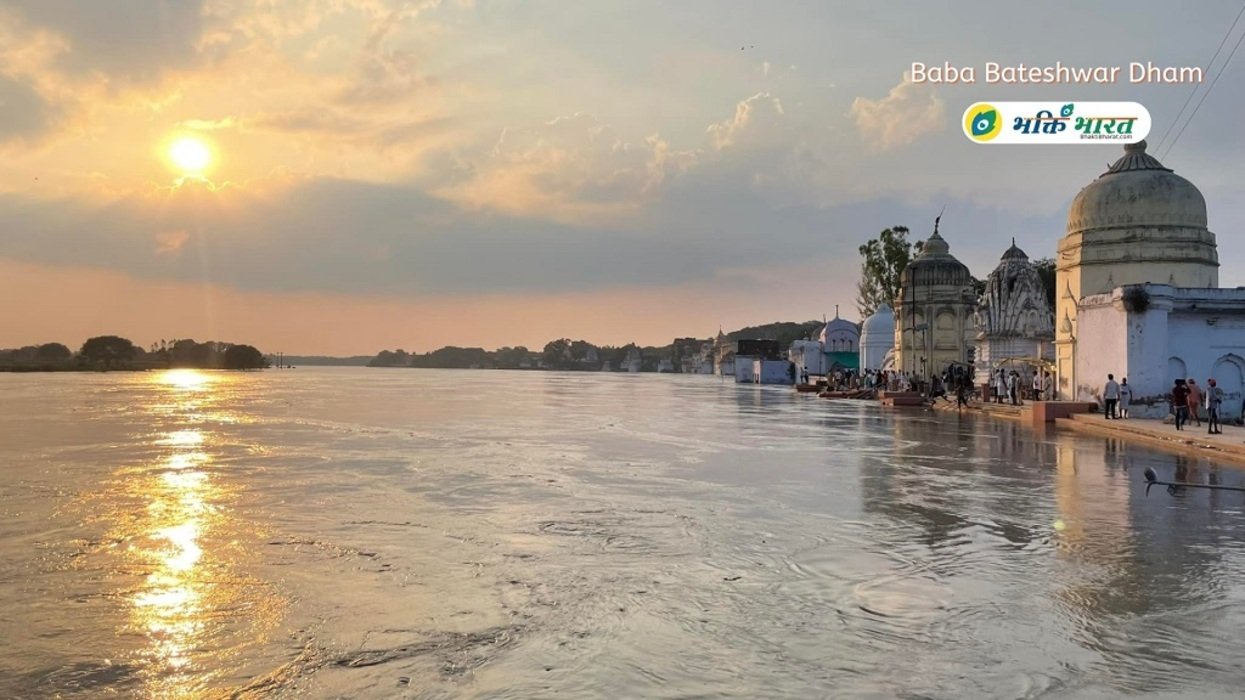 Yamuna; Flood in Agra : बटेश्वर धाम के मंदिरों में भारी क्षति का अनुमान