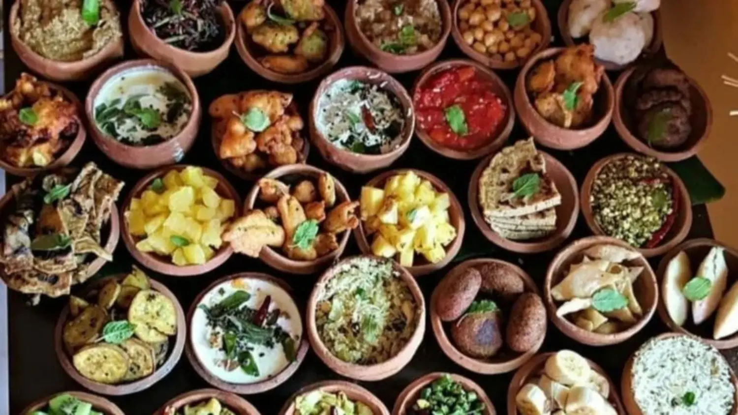 भगवान कृष्ण को थाली में परोसे गए 56 भोग की कहानी क्या है?