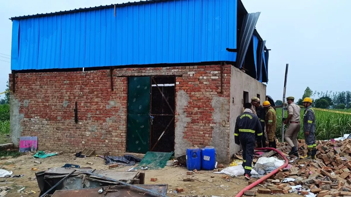 उत्तर प्रदेश: अमरोहा की एक पटाख़ा फै़क्ट्री में धमाका,6 घायल, 4 महिलाओं की मौत