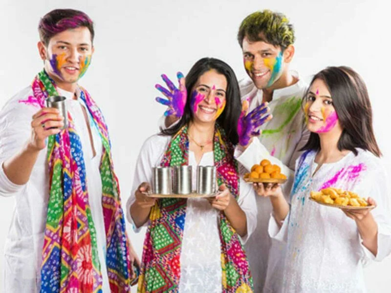 Holi: होली पार्टी हैंगओवर से राहत के लिए उपयोगी टिप्स