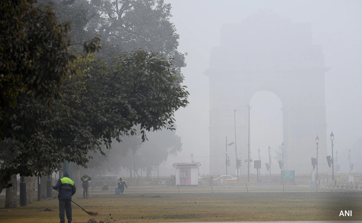 148 flights cancelled, 250 delayed due to dense fog in Delhi