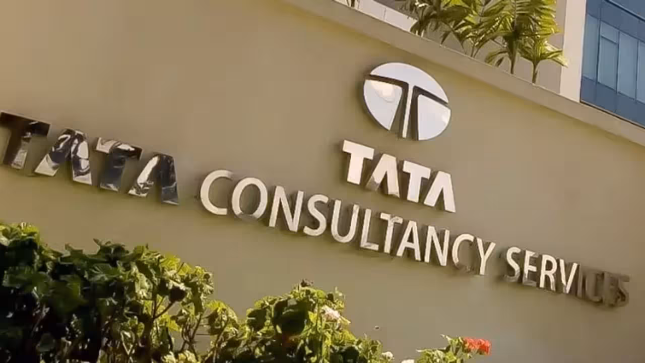 SHOCKING! Mass layoffs at TCS, 12621 terminated, and it gets worse...  Nasscom warns of more job cuts