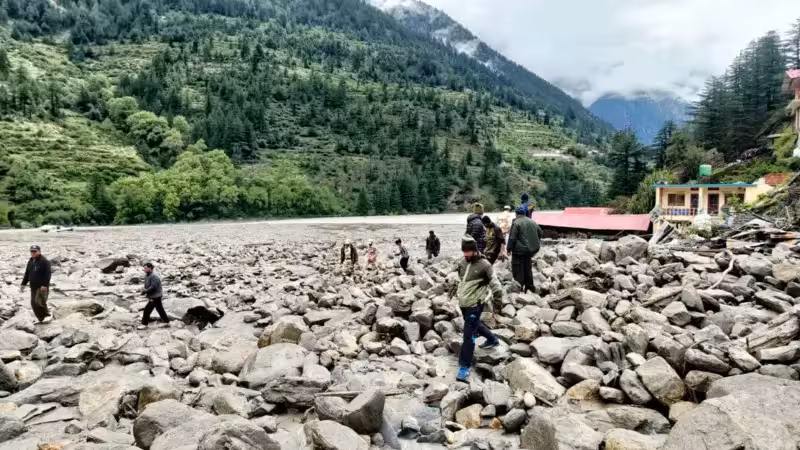 एनडीआरएफ़: उत्तराखंड में बादल फटने से 100 से भी अधिक लोग हताहत होने की आशंका