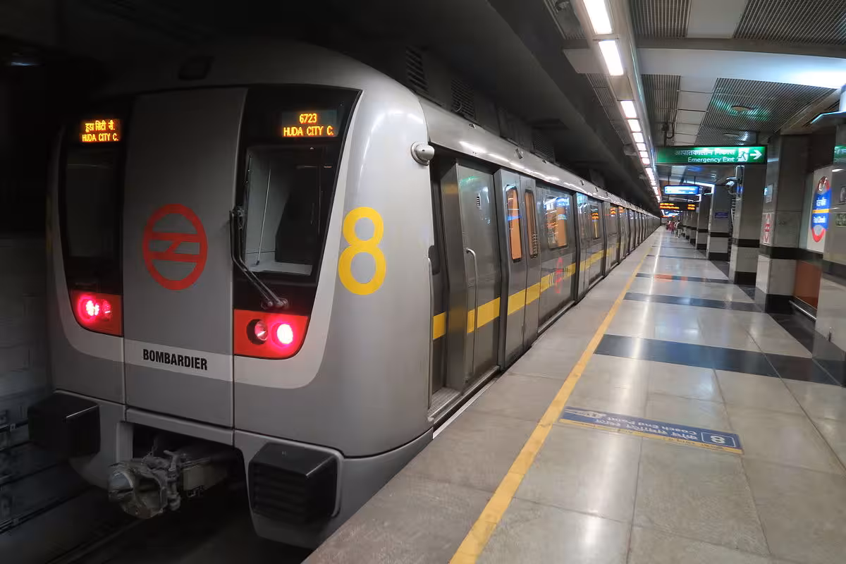 डीएमआरसी ने जारी की नई दरें, दिल्ली मेट्रो में अब देना होगा ज़्यादा किराया