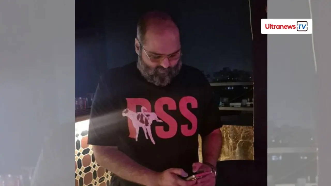 Comedian Kunal Kamra warned by BJP after flaunting a T-shirt mocking RSS
