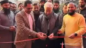 Pakistan's Defence Minister Khawaja Asif trolled for inaugurating a fake Pizza Hut outlet