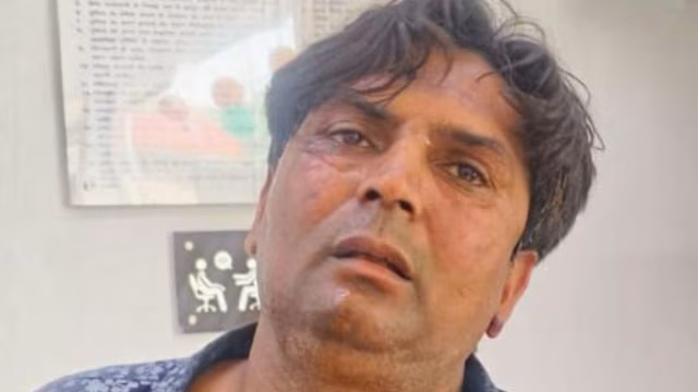 दिल्ली की मुख्यमंत्री रेखा गुप्ता पर जन सुनवाई के दौरान हुआ हमला, 'हाथ पकड़कर खींचने की कोशिश' करने वाला शख़्स हिरासत में