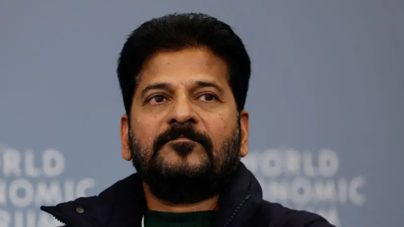 सऊदी अरब में भारतीयों की बस हादसे में मौत की आशंका, ओवसी और रेवंत रेड्डी का आया बयान