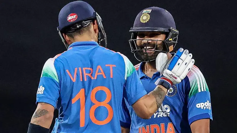IND vs AUS match Score Live: "हिटमैन" के शो ने जितया मैच, अपना 33 वां शतक किया पूरा