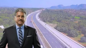 Vehicles speeding over Vande Bharat, Anand Mahindra made a video of the expressway
