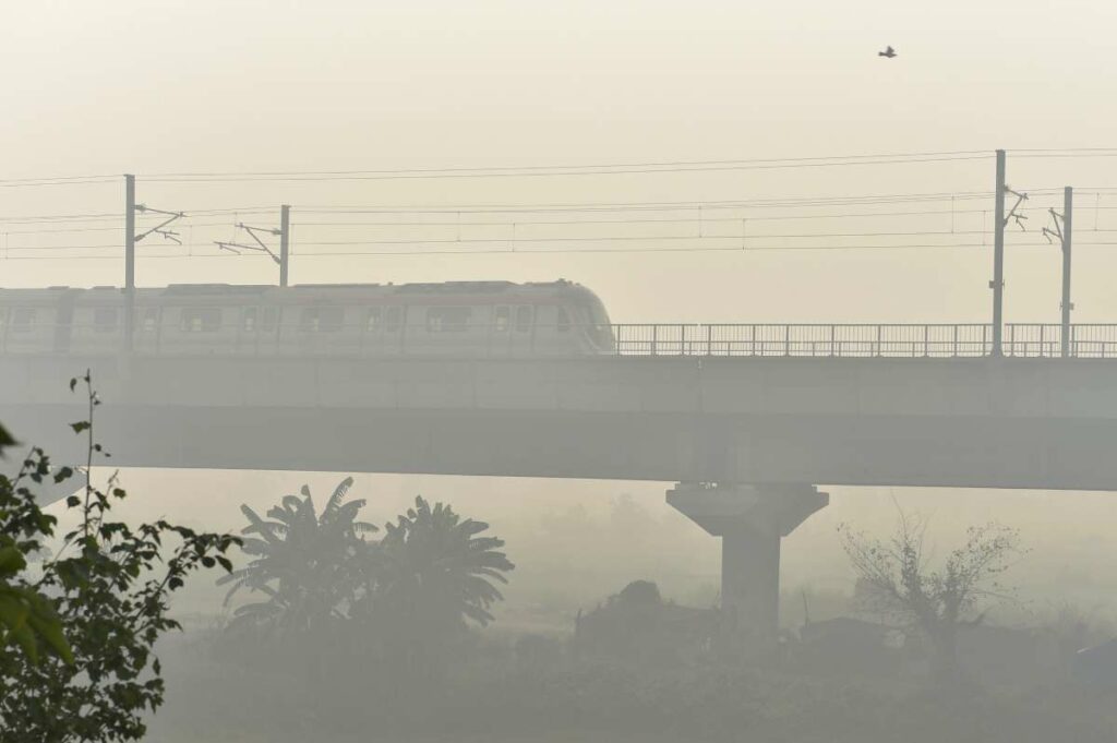 Weather Update Delhi Delhi-NCR Weather Update: a Sheet of Dust Spread in the Sky