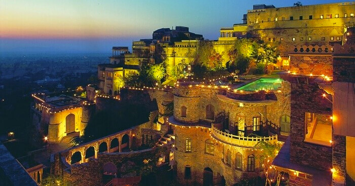 Neemrana Fort Palace of Alwar राजस्थान में प्रसिद्ध विवाह स्थल - Famous Wedding Destinations in Rajasthan